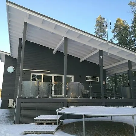 Willa Salmi, Jaemsae, 10 Km Himokselta