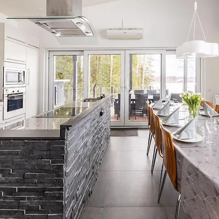 Willa Salmi, Jaemsae, 10 Km Himokselta *